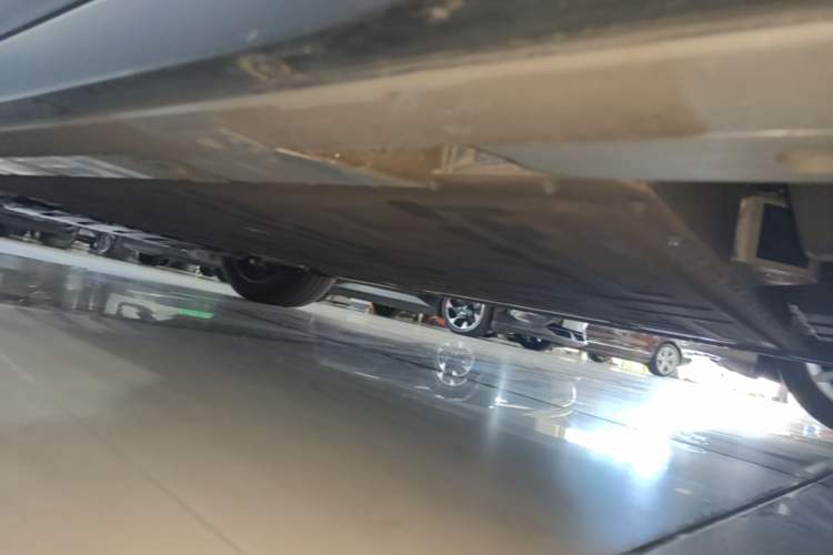 Used Nio ES6 2023 75 kWh Left Side Sill