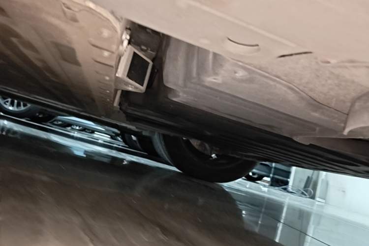 Used Nio ES6 2023 75 kWh Left Side Sill