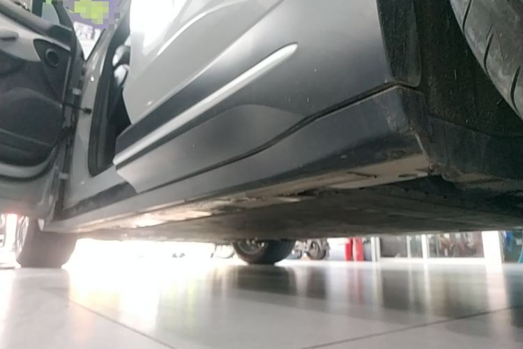 Used Nio ES6 2023 75 kWh Left Side Sill