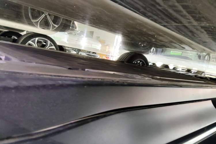 Used Nio ES6 2023 75 kWh Left Side Sill