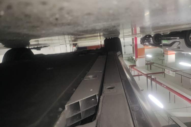 Used Nio ES6 2023 75 kWh Left Side Sill