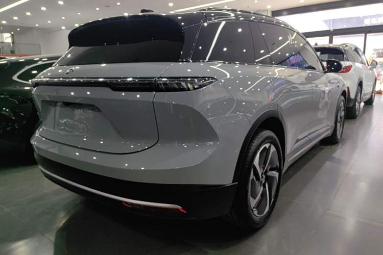 Used Nio ES6 2023 75 kWh Rear Right 45 Deg