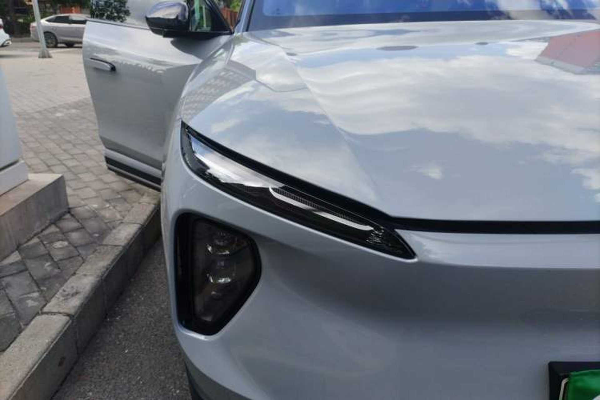 Used Nio ES6 2023 75 kWh Right Front Headlight