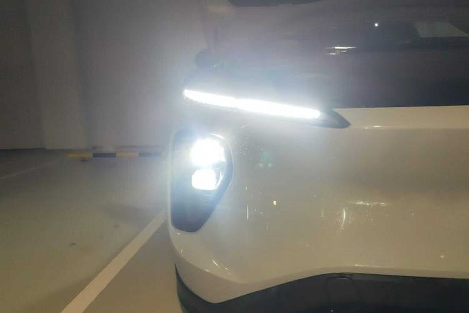Used Nio ES6 2023 75 kWh Right Front Headlight