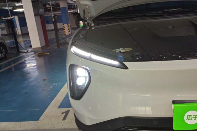 Used Nio ES6 2023 75 kWh Right Front Headlight