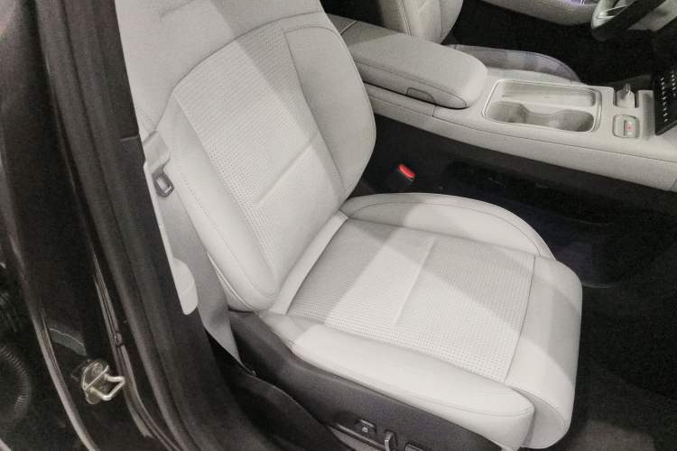 Used Nio ES6 2023 75 kWh Right Front Seat