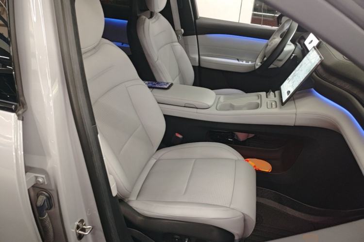 Used Nio ES6 2023 75 kWh Right Front Seat