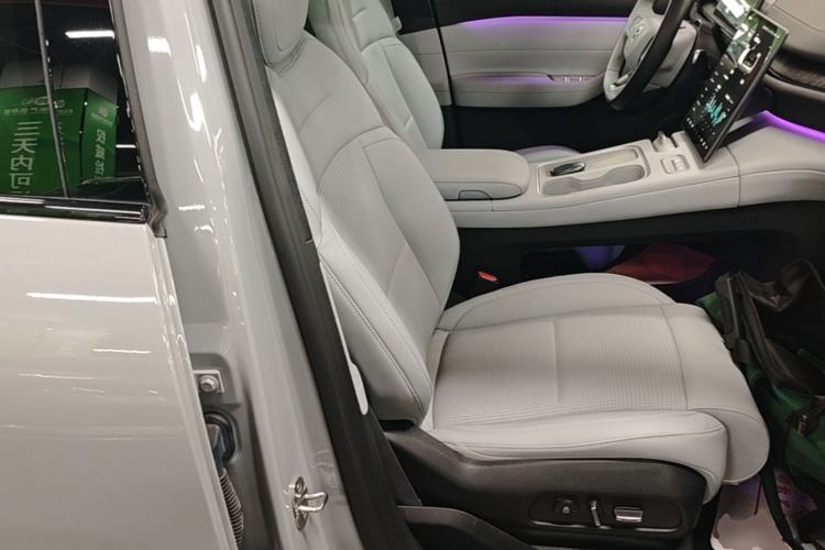 Used Nio ES6 2023 75 kWh Right Front Seat