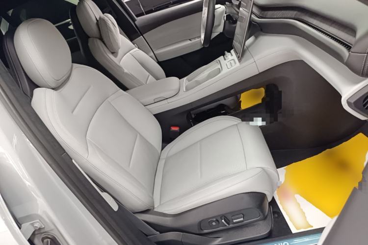 Used Nio ES6 2023 75 kWh Right Front Seat