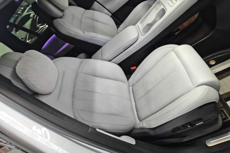Used Nio ES6 2023 75 kWh Right Front Seat