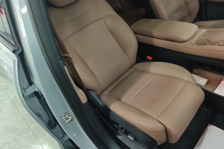 Used Nio ES6 2023 75 kWh Right Front Seat