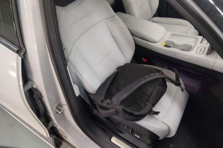 Used Nio ES6 2023 75 kWh Right Front Seat