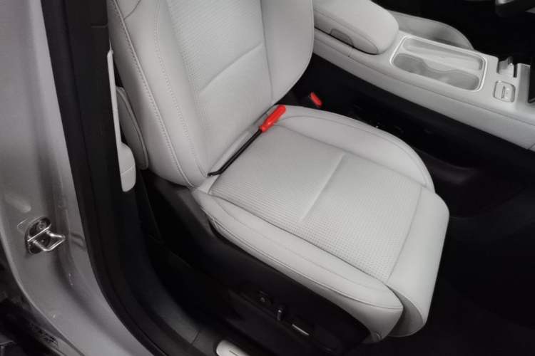 Used Nio ES6 2023 75 kWh Right Front Seat