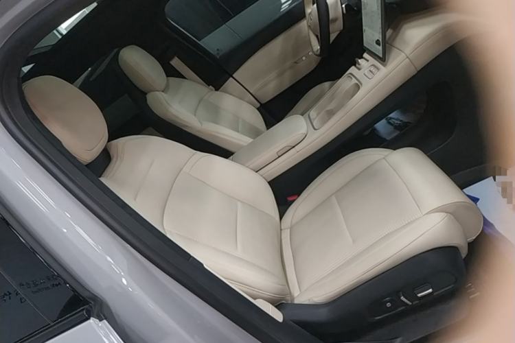 Used Nio ES6 2023 75 kWh Right Front Seat
