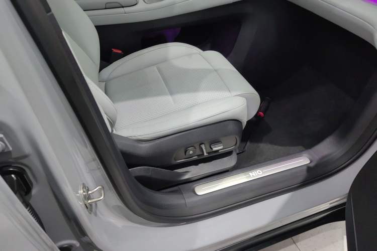Used Nio ES6 2023 75 kWh Right Front Seat