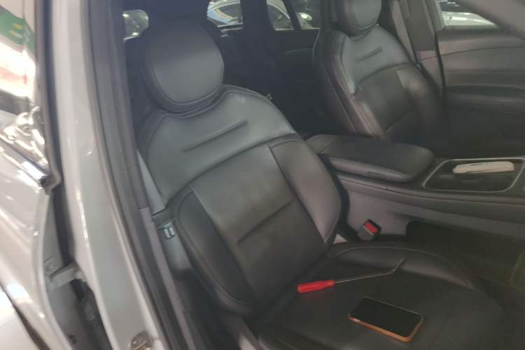 Used Nio ES6 2023 75 kWh Right Front Seat