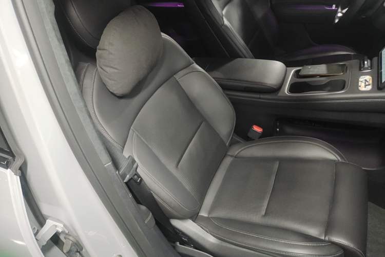 Used Nio ES6 2023 75 kWh Right Front Seat