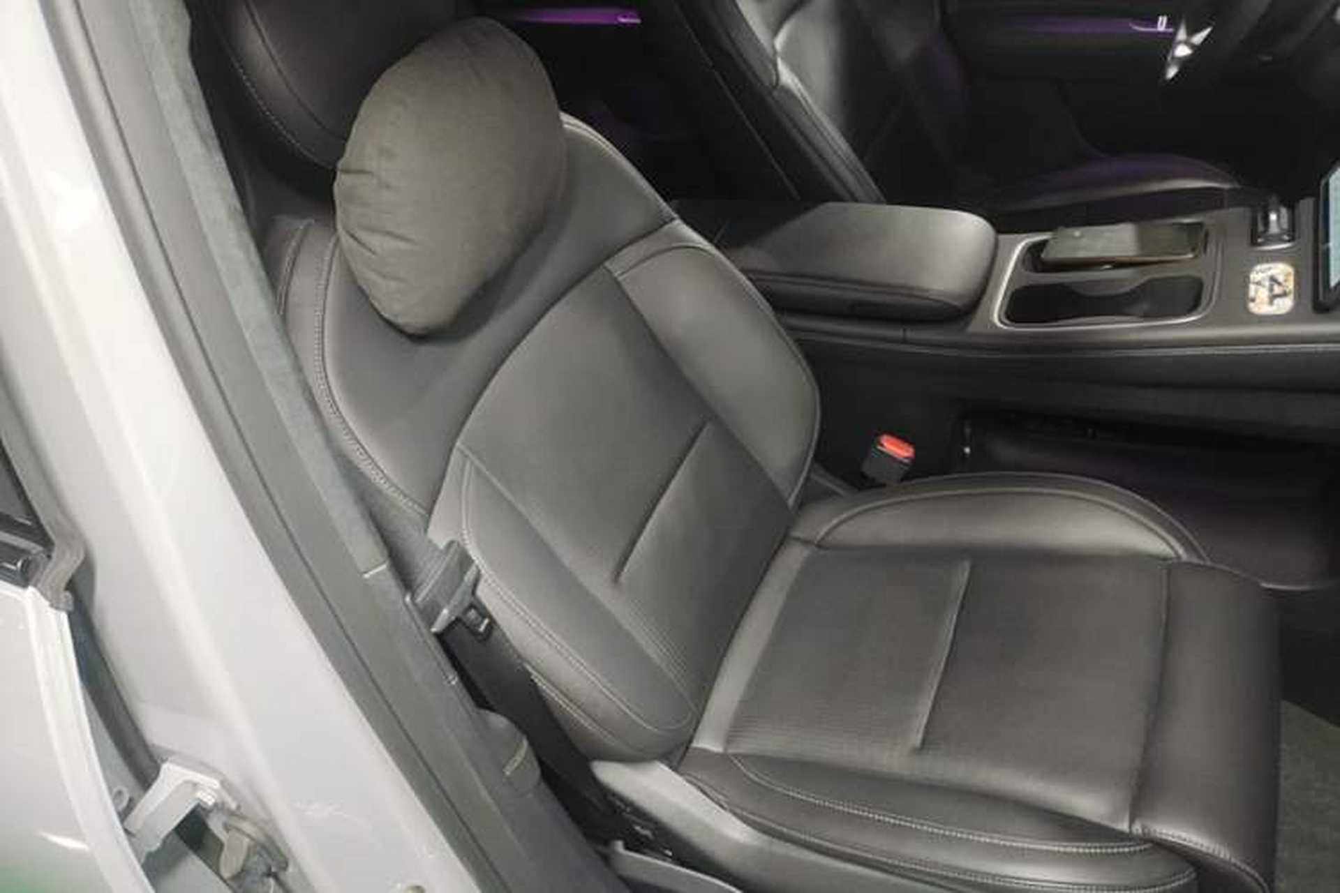 Used Nio ES6 2023 75 kWh Right Front Seat