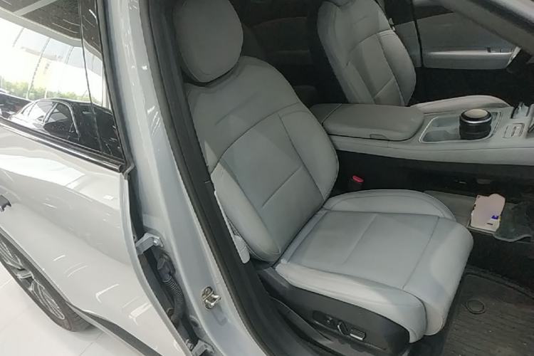 Used Nio ES6 2023 75 kWh Right Front Seat