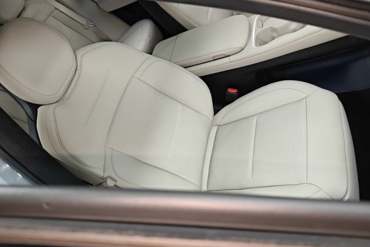 Used Nio ES6 2023 75 kWh Right Front Seat
