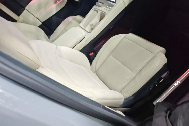 Used Nio ES6 2023 75 kWh Right Front Seat