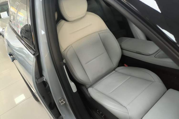 Used Nio ES6 2023 75 kWh Right Front Seat