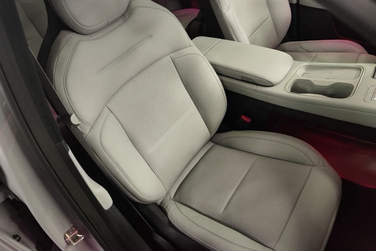 Used Nio ES6 2023 75 kWh Right Front Seat
