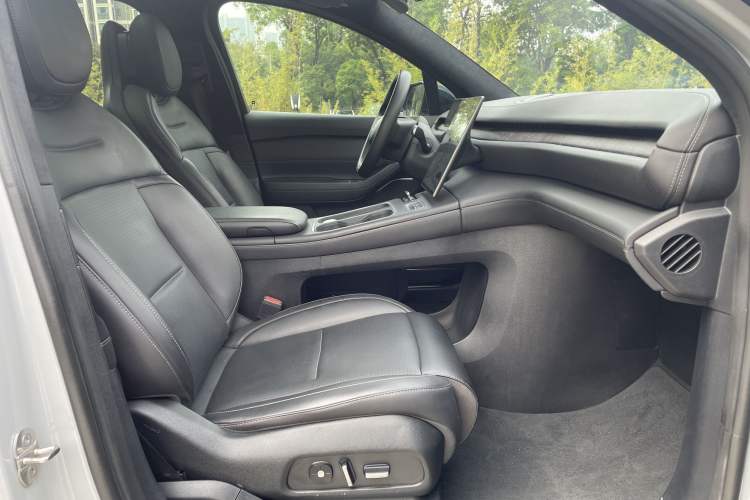 Used Nio ES6 2023 75 kWh Right Front Seat