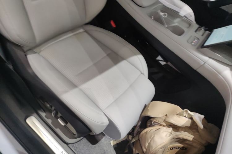 Used Nio ES6 2023 75 kWh Right Front Seat