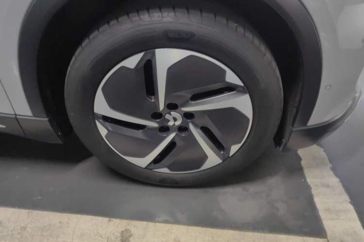 Used Nio ES6 2023 75 kWh Right Front Wheel Hub