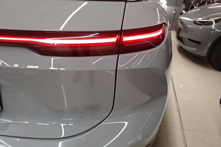 Used Nio ES6 2023 75 kWh Right Rear Taillight