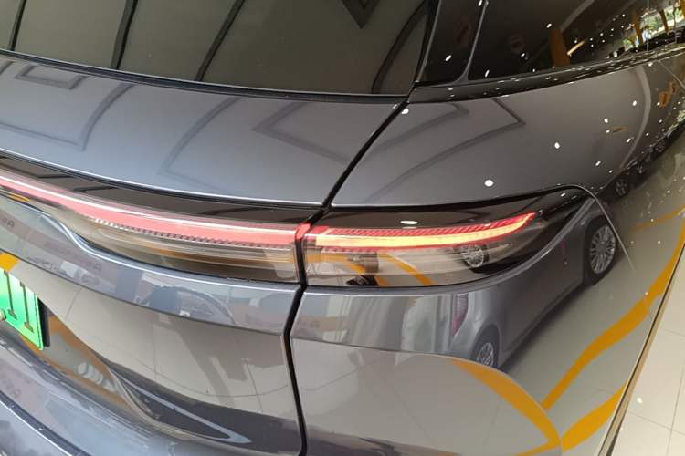 Used Nio ES6 2023 75 kWh Right Rear Taillight