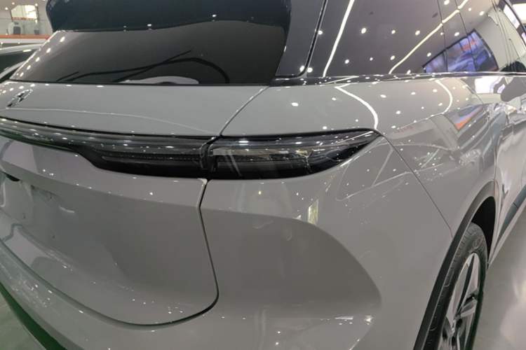 Used Nio ES6 2023 75 kWh Right Rear Taillight