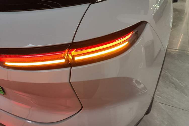 Used Nio ES6 2023 75 kWh Right Rear Taillight
