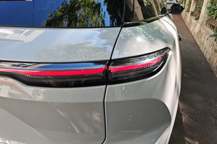 Used Nio ES6 2023 75 kWh Right Rear Taillight