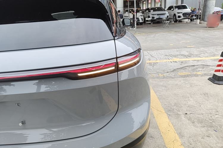Used Nio ES6 2023 75 kWh Right Rear Taillight