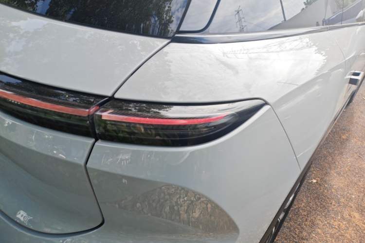 Used Nio ES6 2023 75 kWh Right Rear Taillight