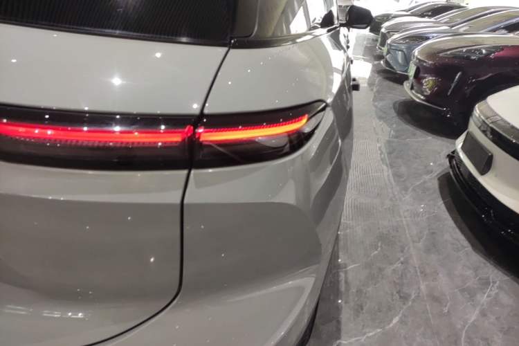 Used Nio ES6 2023 75 kWh Right Rear Taillight