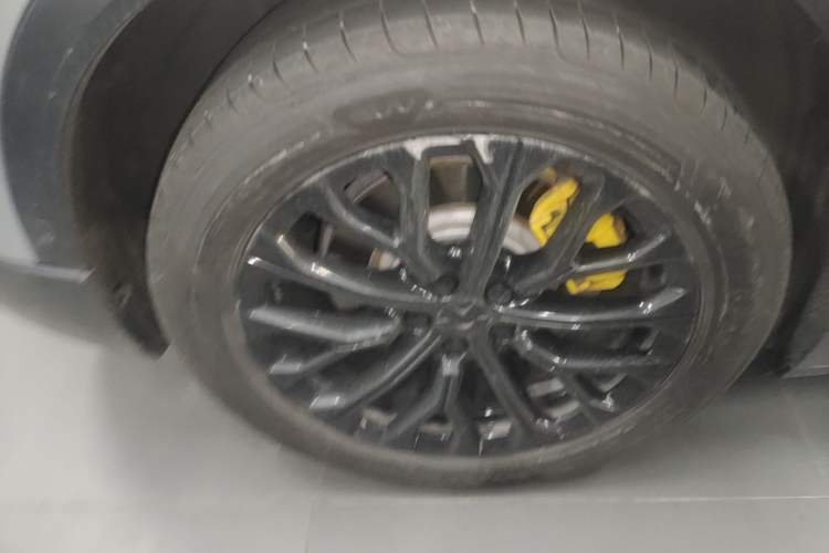Used Nio ES6 2023 75 kWh Right Rear Wheel Hub
