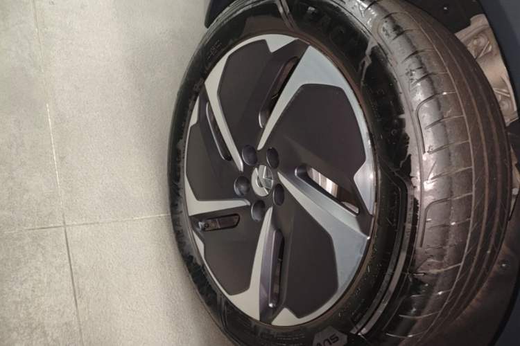 Used Nio ES6 2023 75 kWh Right Rear Wheel Hub