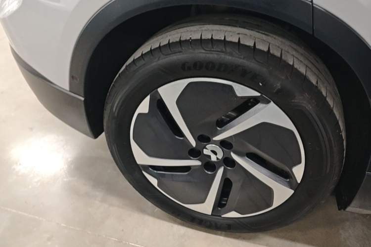 Used Nio ES6 2023 75 kWh Right Rear Wheel Hub