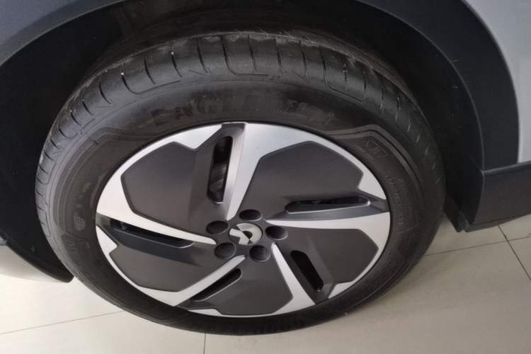 Used Nio ES6 2023 75 kWh Right Rear Wheel Hub