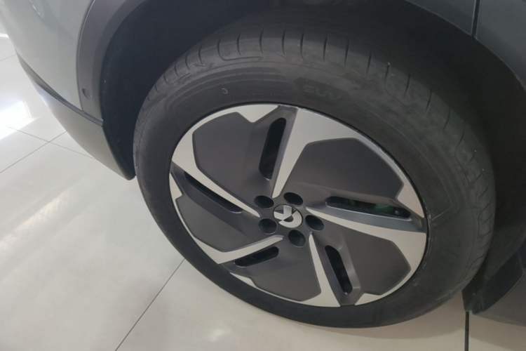Used Nio ES6 2023 75 kWh Right Rear Wheel Hub