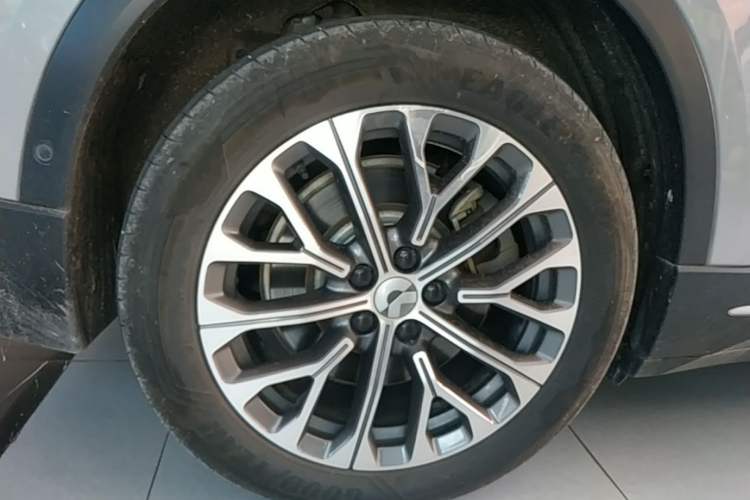 Used Nio ES6 2023 75 kWh Right Rear Wheel Hub