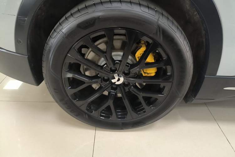 Used Nio ES6 2023 75 kWh Right Rear Wheel Hub
