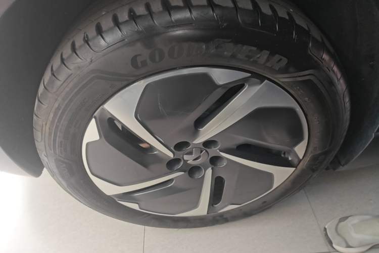 Used Nio ES6 2023 75 kWh Right Rear Wheel Hub