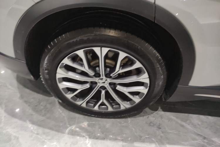 Used Nio ES6 2023 75 kWh Right Rear Wheel Hub
