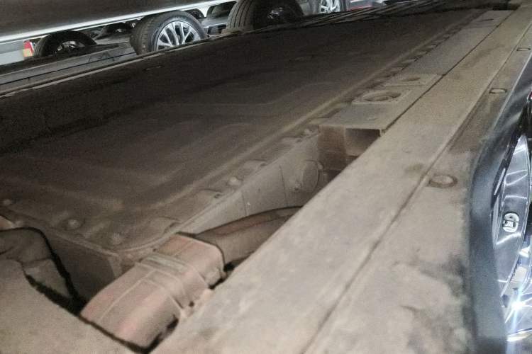 Used Nio ES6 2023 75 kWh Right Side Sill