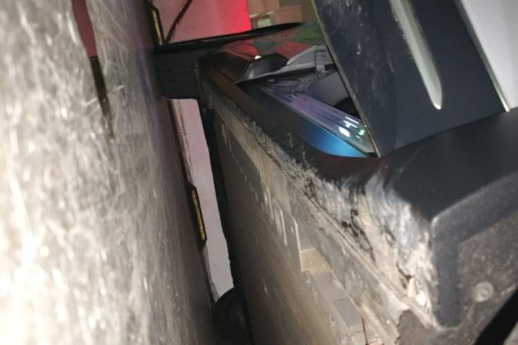 Used Nio ES6 2023 75 kWh Right Side Sill