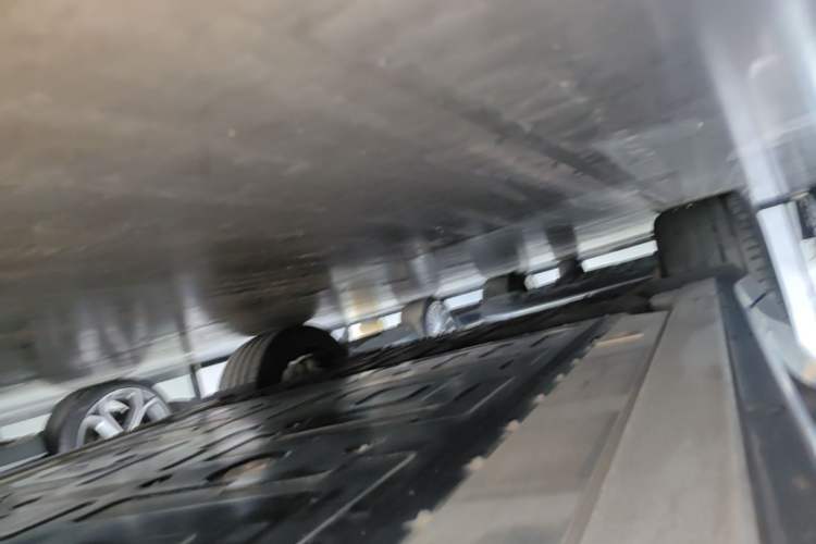 Used Nio ES6 2023 75 kWh Right Side Sill